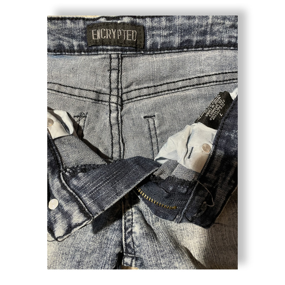 Pre- Owned Encrypted Blue Acid Wash Denim Kids Shorts Size 7 - Picture 3 of 3